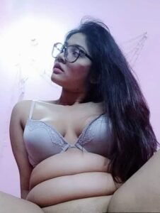 Nangi ladki in bra